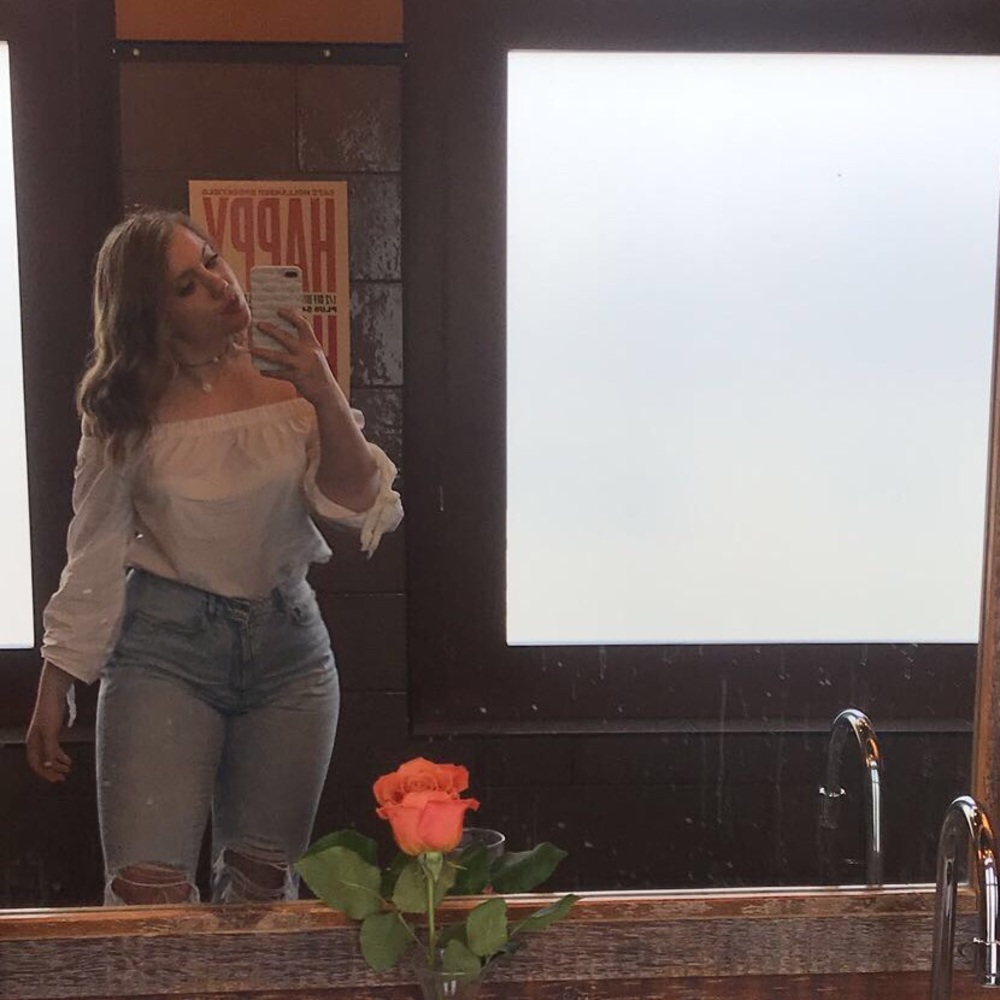 Meet your Posher, Alexis